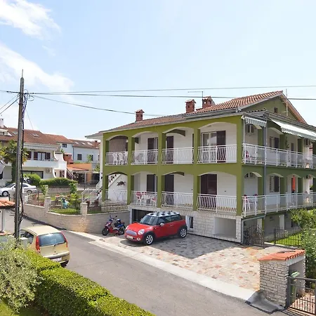Sergggo - Location 5minute Walk Beach, Strand, 3* Porec