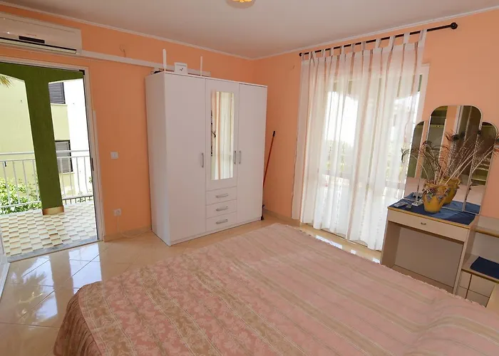 Sergggo - Location 5minute Walk Beach, Strand, Gostinjska kuća Porec